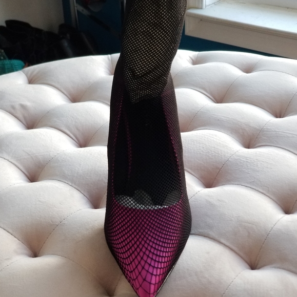 Shoes - Picture 2 of 2